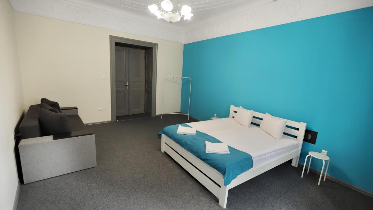 Family Hostel Lviv Exterior photo